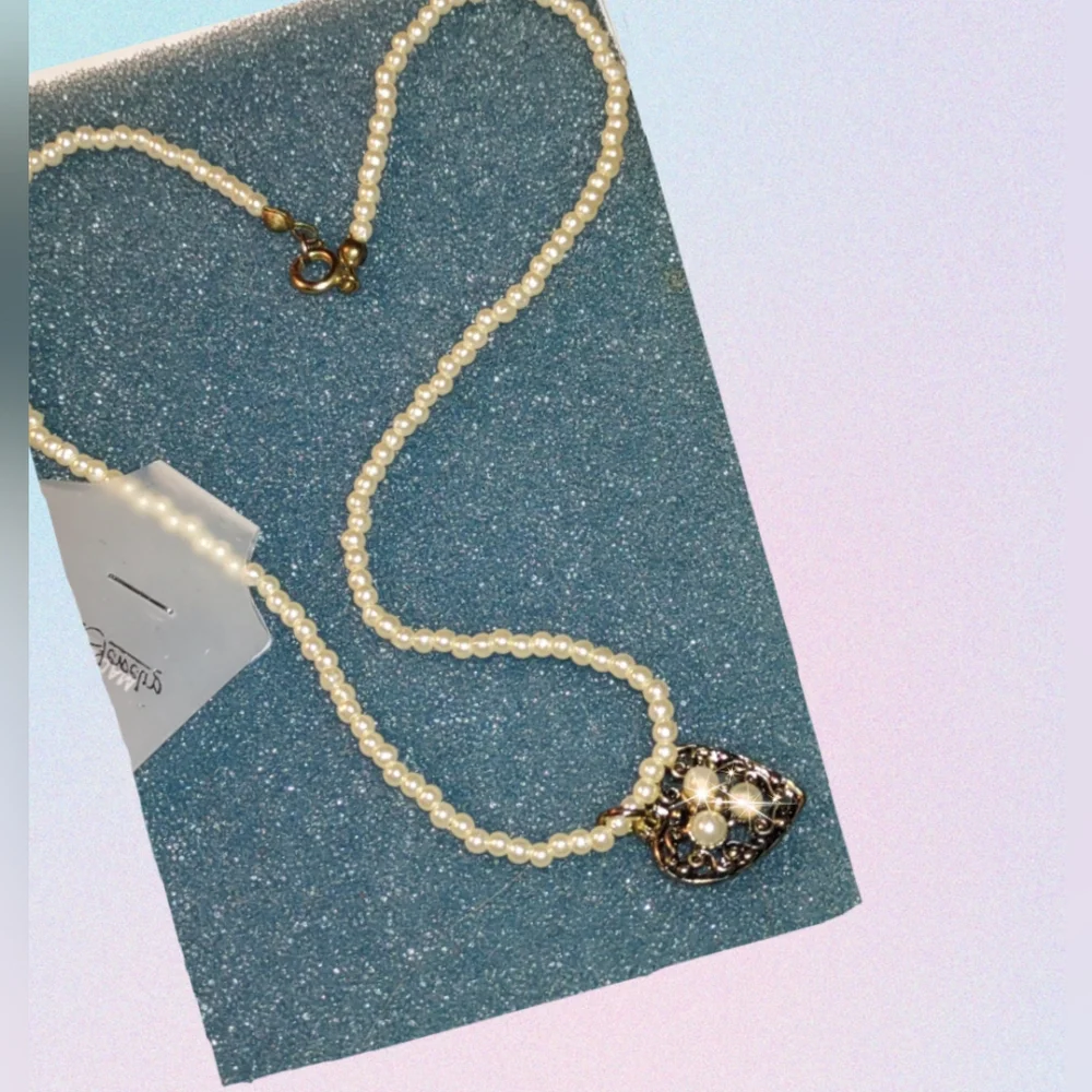 Girls' Dainty Pearl Necklace w/ Heart